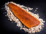 Warm gerookte zalmzijde gekruid op rookmot – Noorse zalm, 1 kilo.