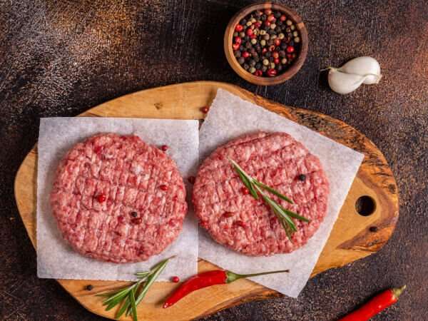 Angus Burger op een bord